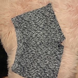 Express 🦊 cuffed shorts black & white size 2